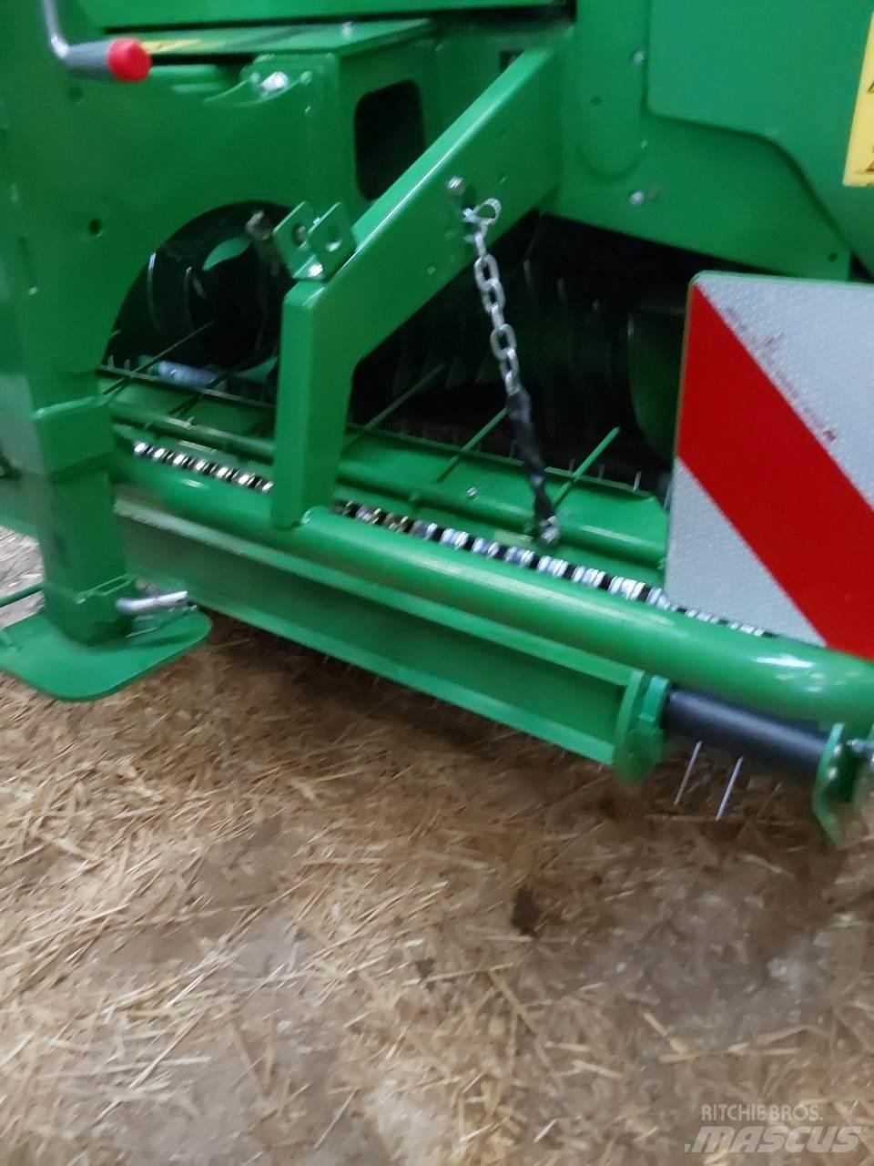 John Deere V 451 M Рулонні прес-підбирачі