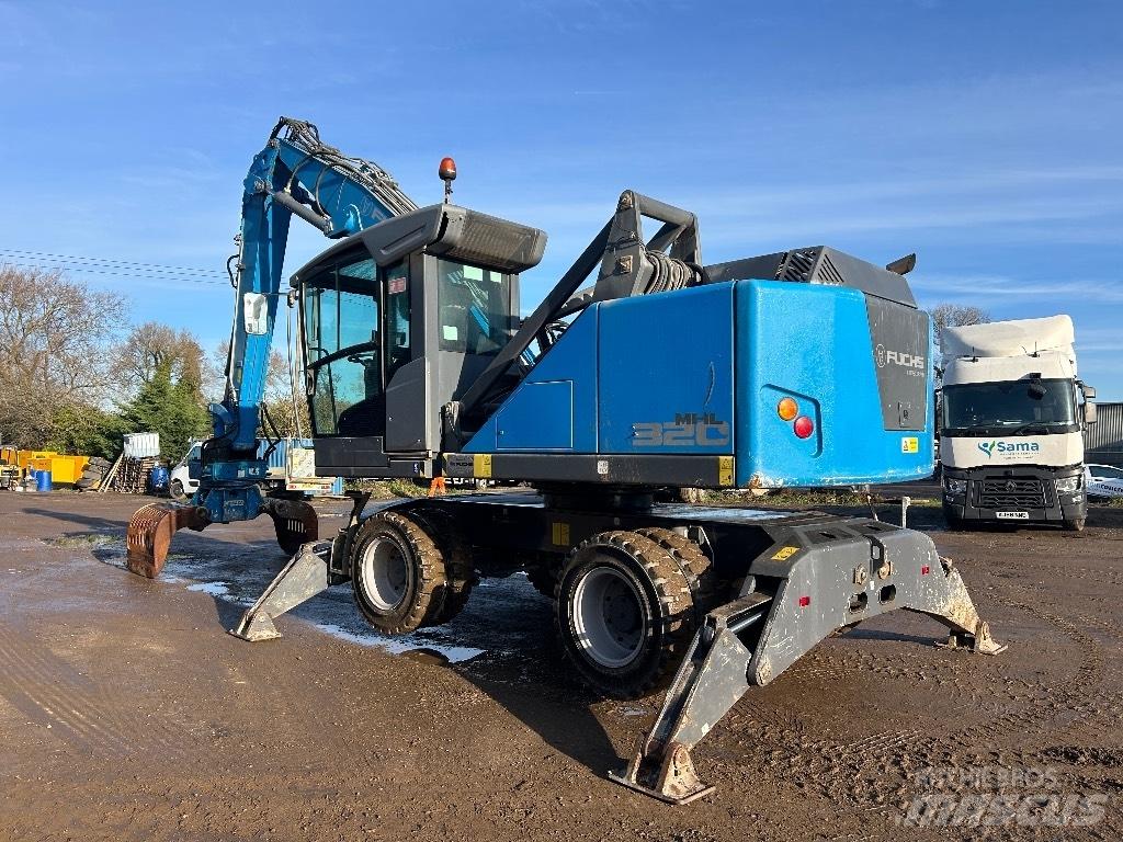 Fuchs MHL 320 T4F Перевантажувачі металобрухту/промислові навантажувачі