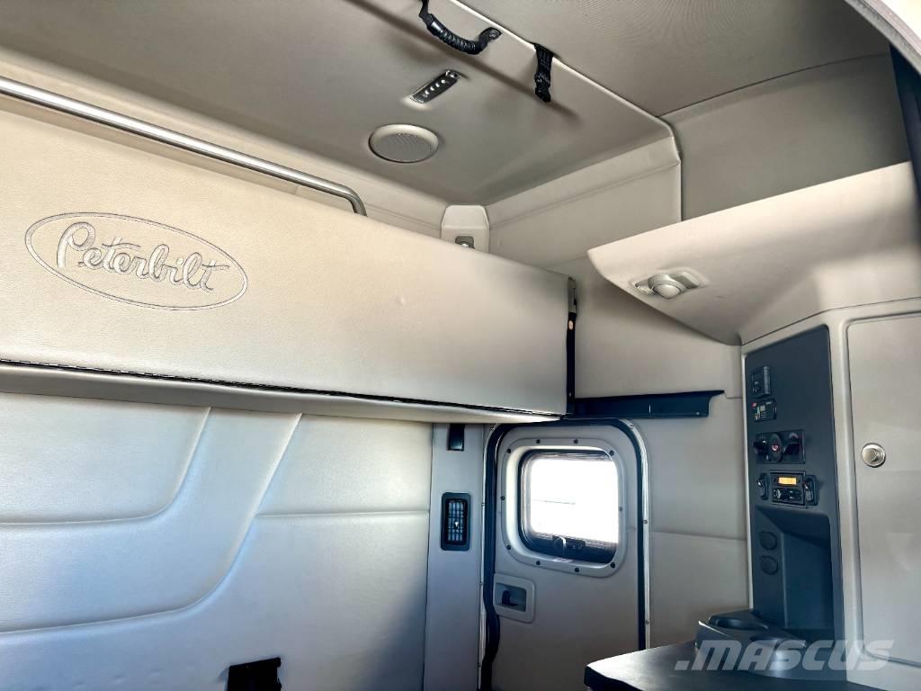 Peterbilt 567 Тягачі