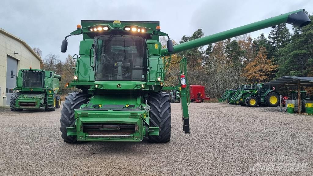John Deere T670i Зернозбиральні комбайни