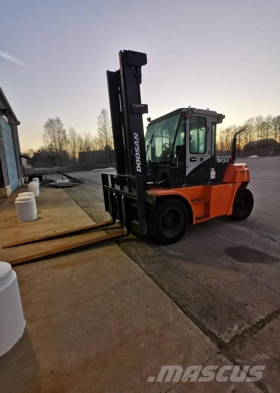Doosan D90S-7 Дизельні навантажувачі