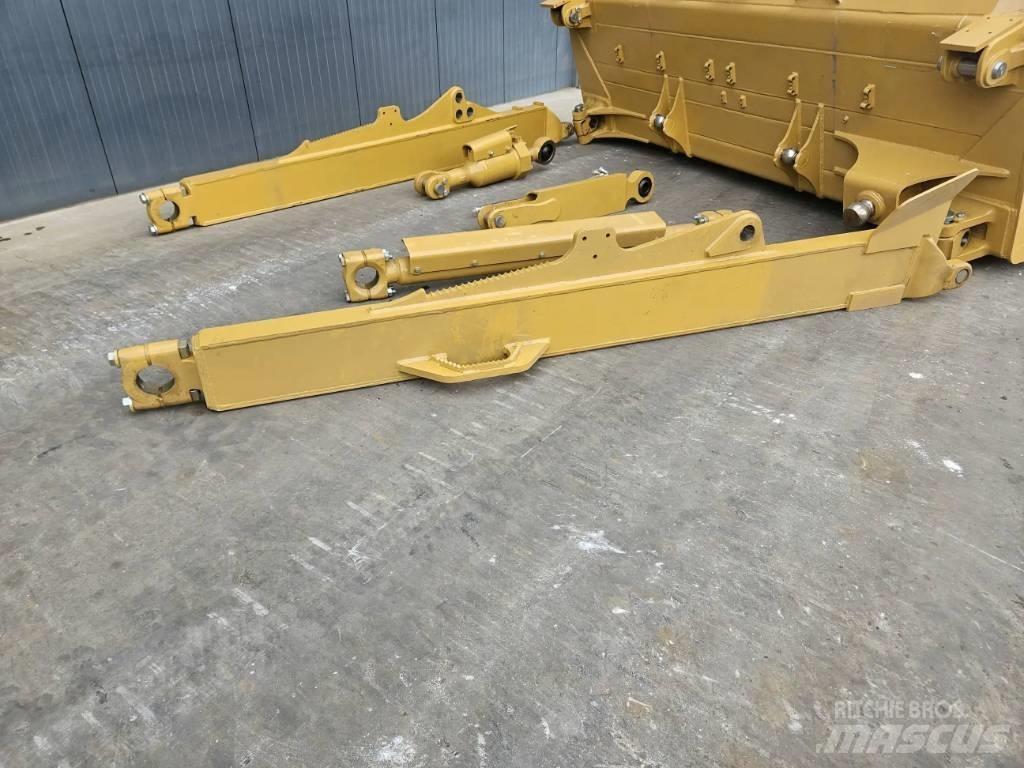 CAT D8T Леміші