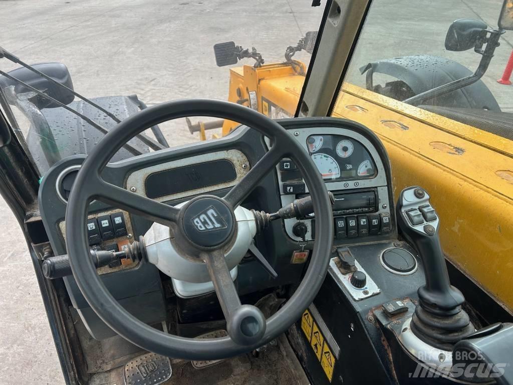 JCB 526-56 Agri Телескопічний навантажувач