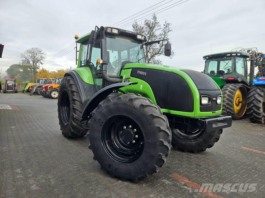 Valtra T 120 Трактори