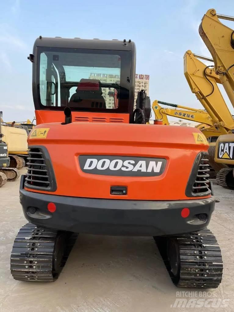 Doosan DX60 Гусеничні екскаватори