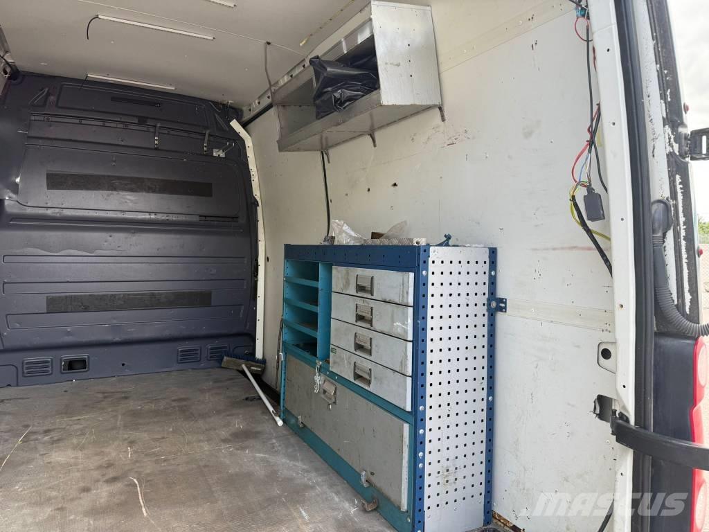 Volkswagen Crafter Панельні фургони