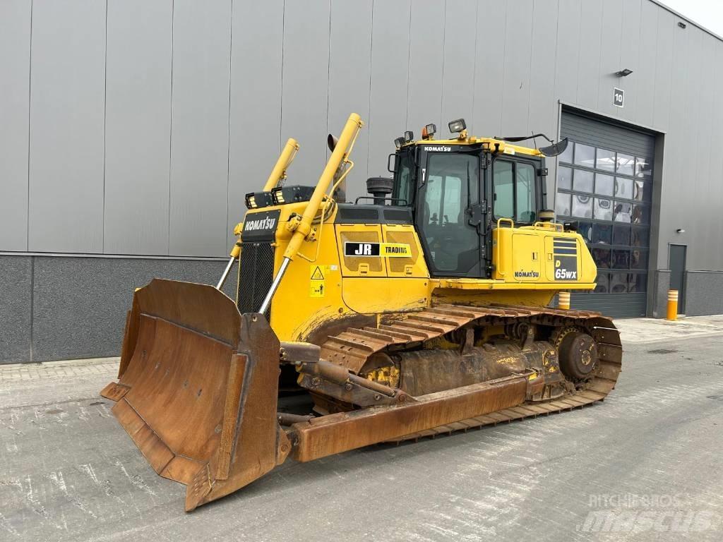 Komatsu D 65 WX-18 Гусеничні бульдозери