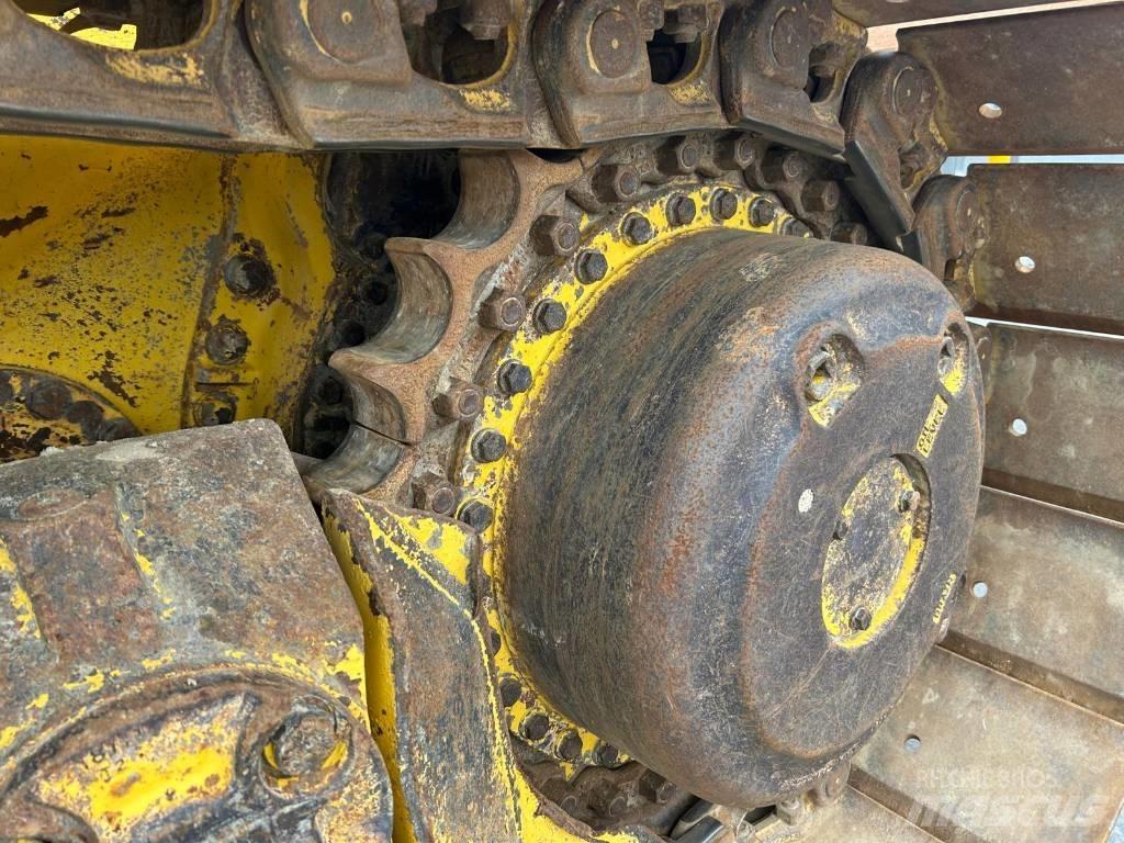 Komatsu D 65 WX-18 Гусеничні бульдозери