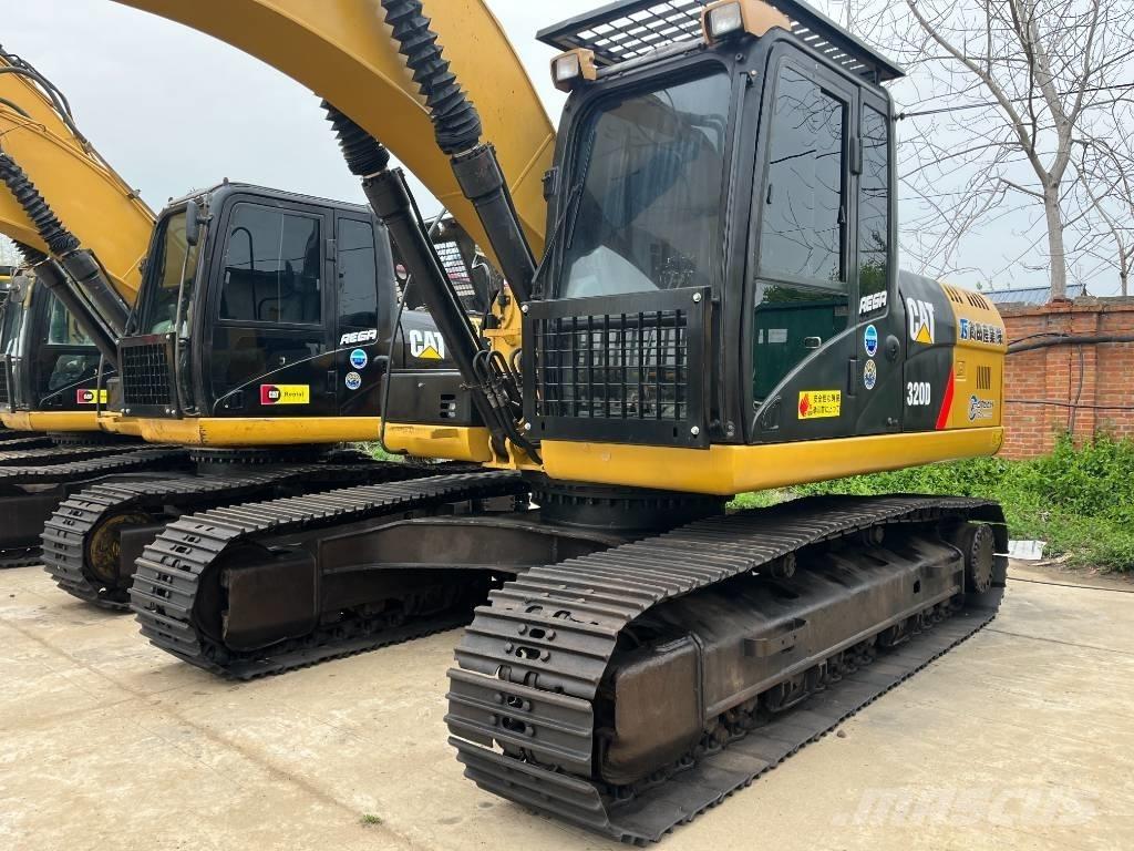 CAT 320 D Гусеничні екскаватори