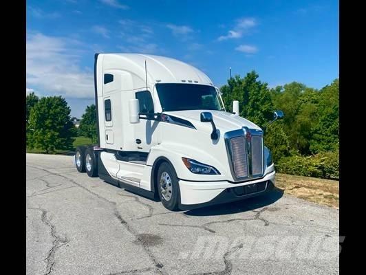 Kenworth T 680 Тягачі