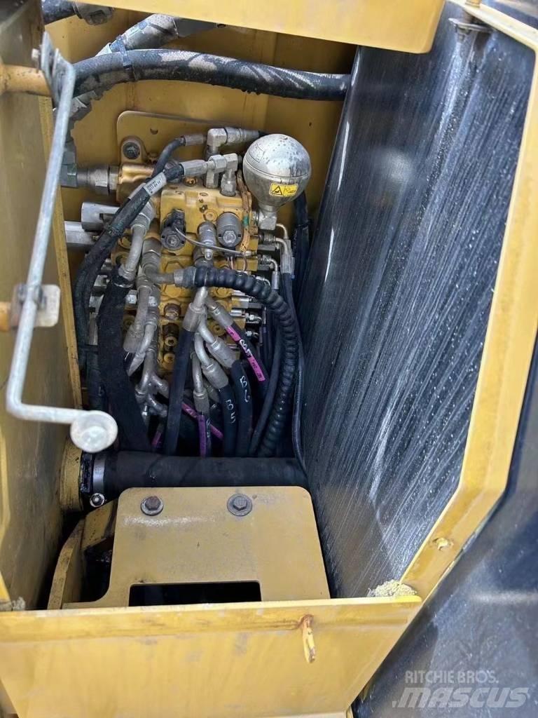 CAT 305.5E Гусеничні екскаватори