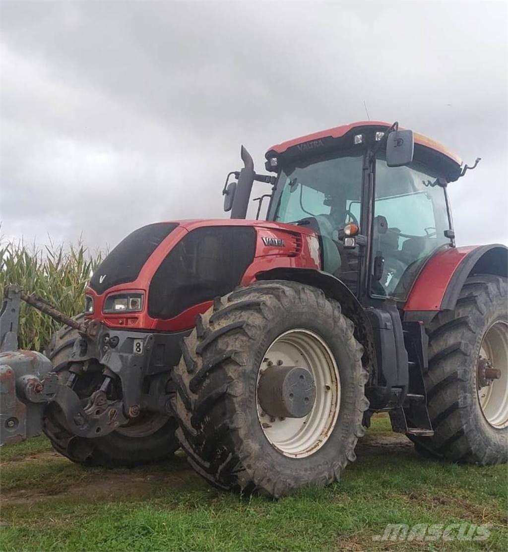 Valtra S352 Трактори