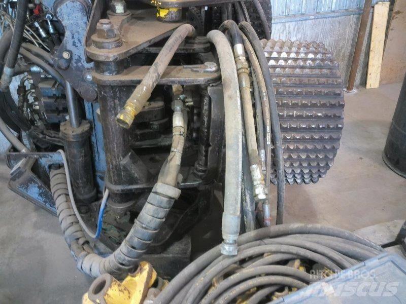 Kobelco SK 290 LC Гусеничні екскаватори