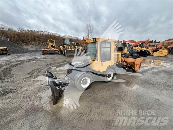 Benco PN1500 Фронтальні навантажувачі