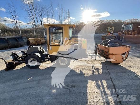 Benco PN1500 Фронтальні навантажувачі