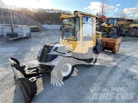 Benco PN1500 Фронтальні навантажувачі
