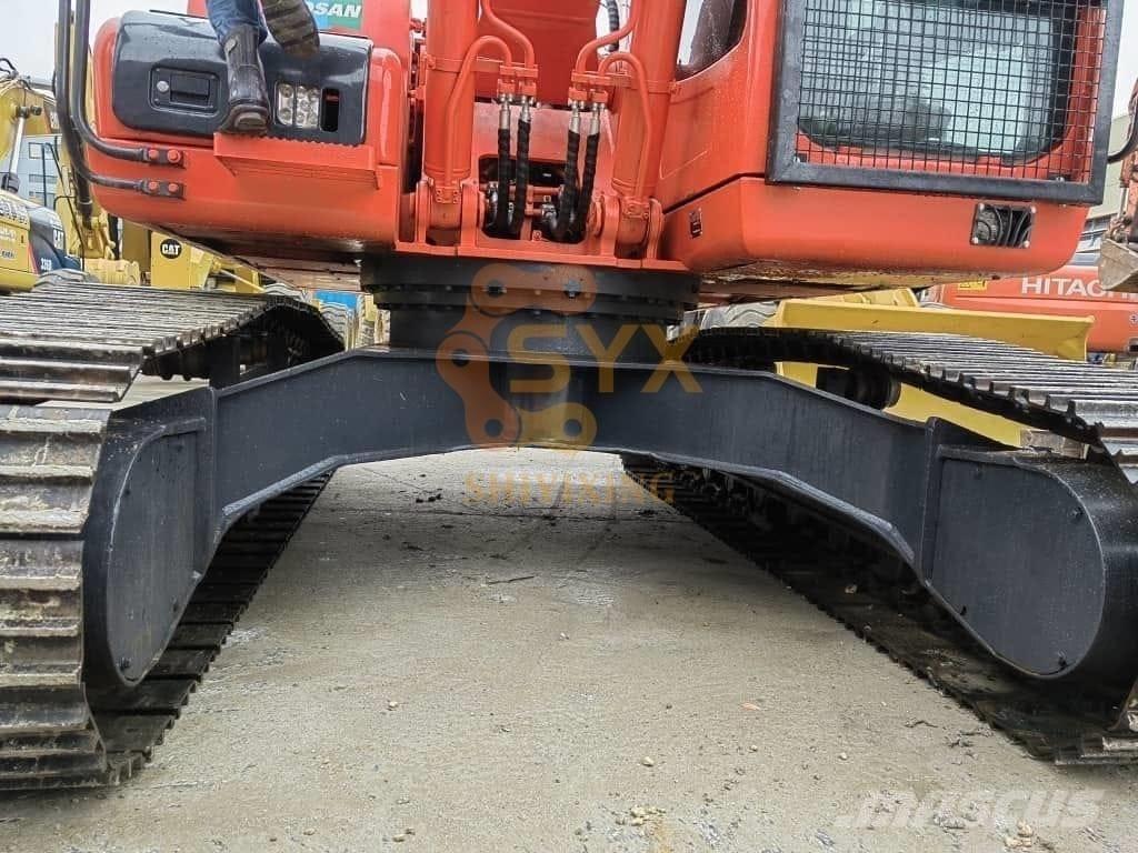 Doosan DX 225 LC Гусеничні екскаватори