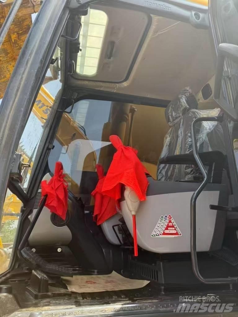 Komatsu 240LC-8 Гусеничні екскаватори