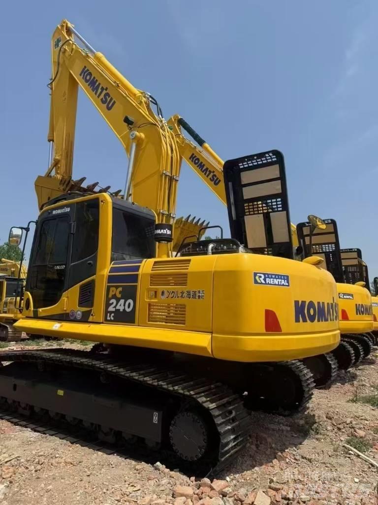 Komatsu 240LC-8 Гусеничні екскаватори