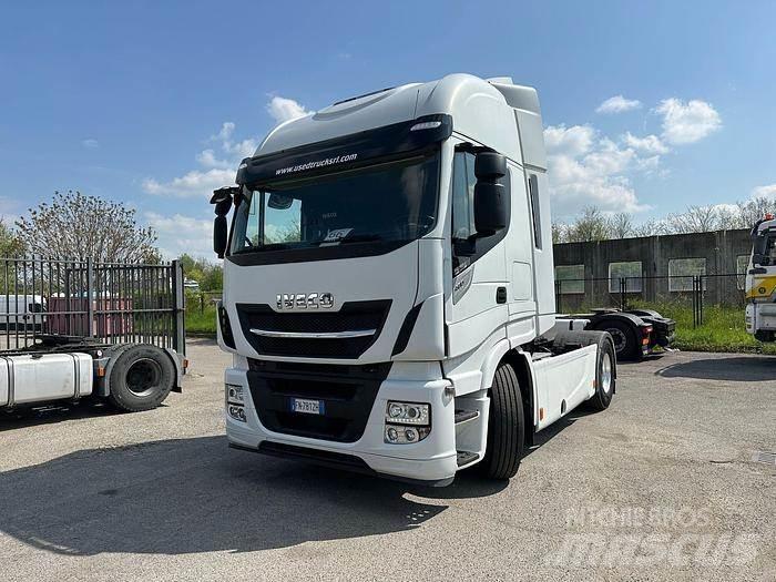 Iveco AS440E48 Тягачі