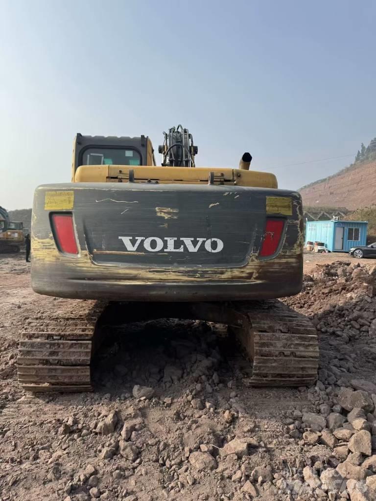 Volvo EC140B Гусеничні екскаватори