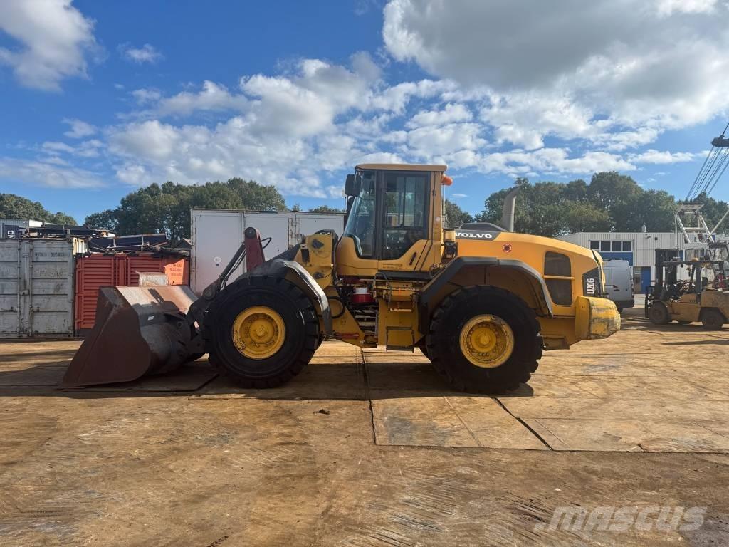 Volvo L 120 G Фронтальні навантажувачі