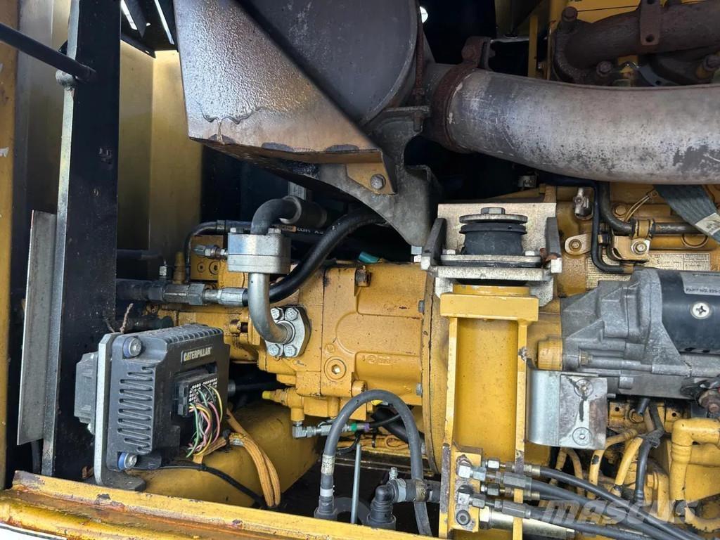 CAT M316D Колісні екскаватори