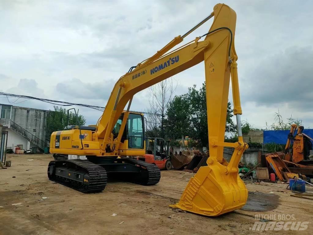 Komatsu PC 220-7 Гусеничні екскаватори
