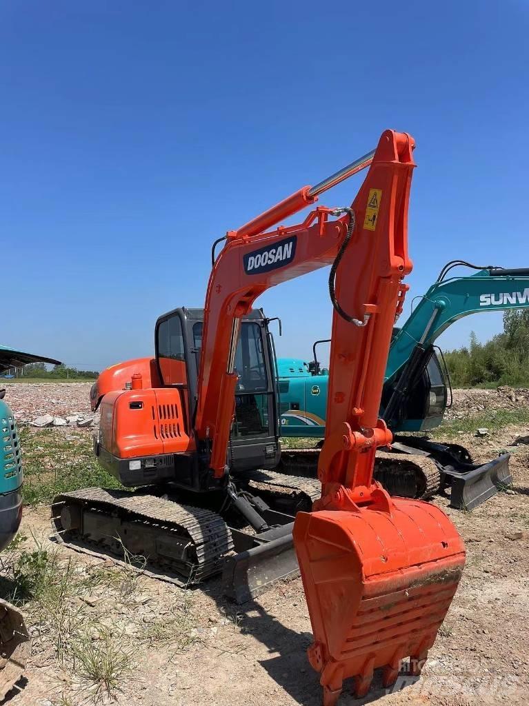 Doosan DX60 Гусеничні екскаватори