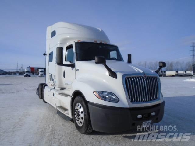 International LT 625 Тягачі