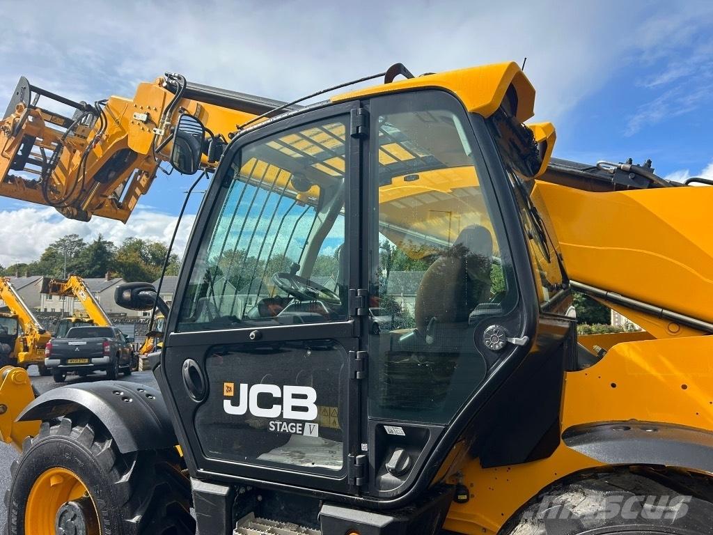 JCB 540-140 Sway / AC Телескопічні навантажувачі