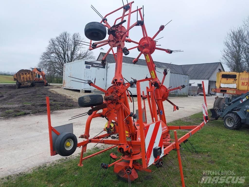 Kuhn GF 6401 M H Граблі і сінозворушувачі