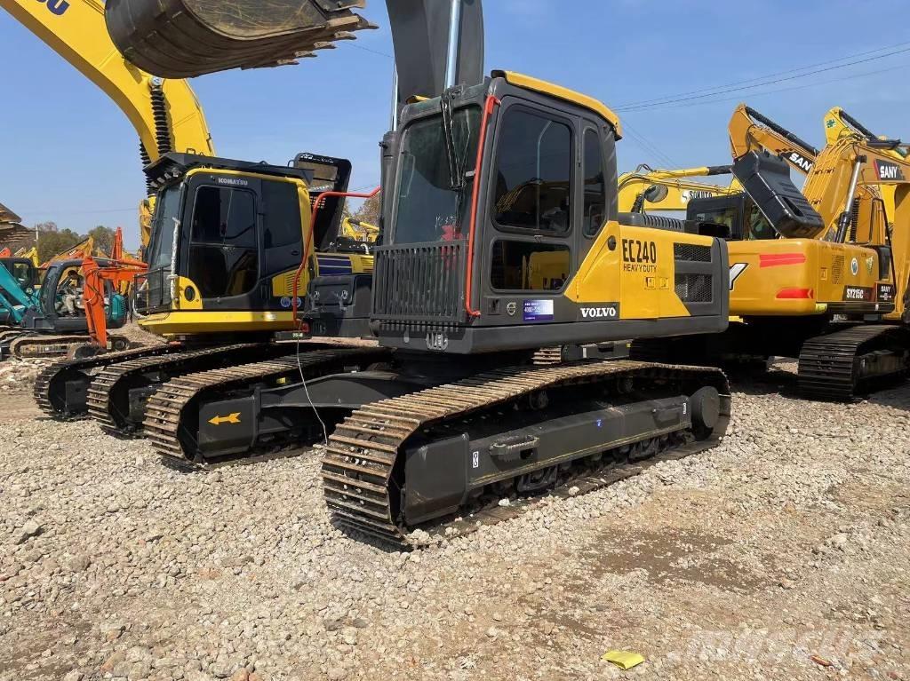 Volvo ec240 Гусеничні екскаватори