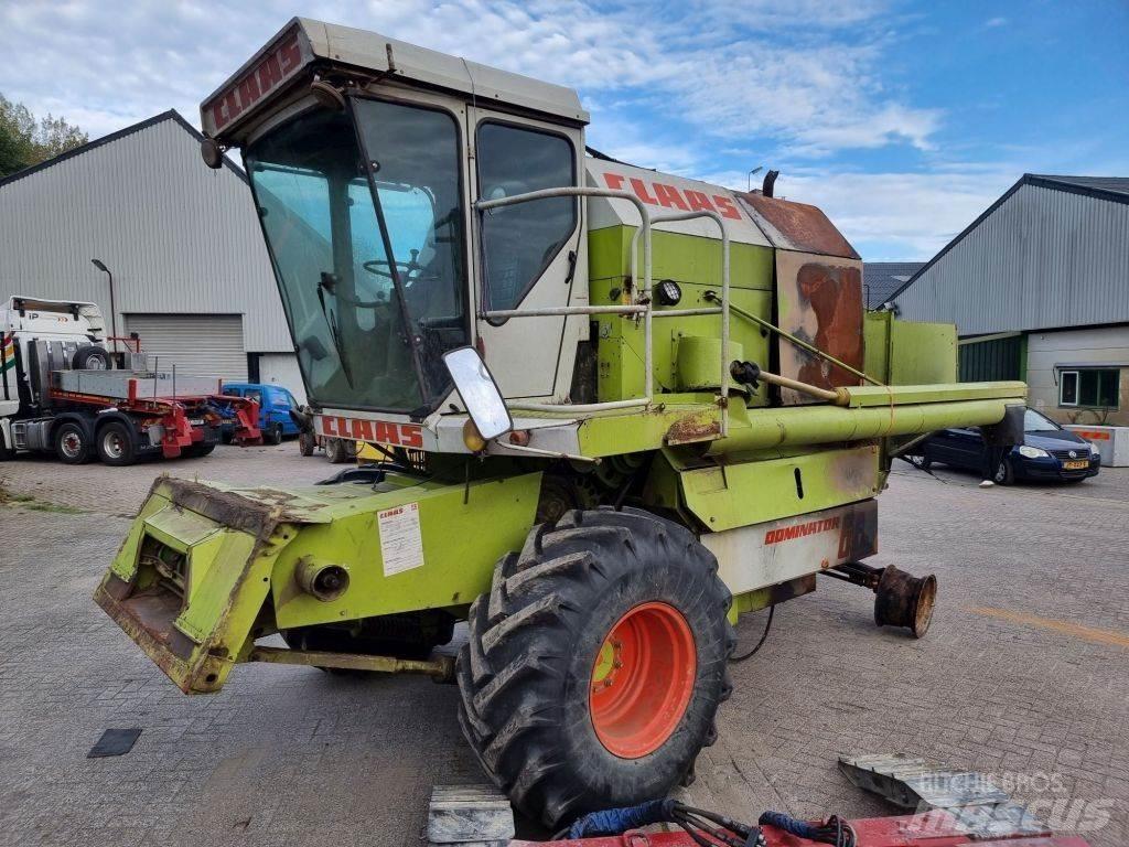 CLAAS 68s Зернозбиральні комбайни
