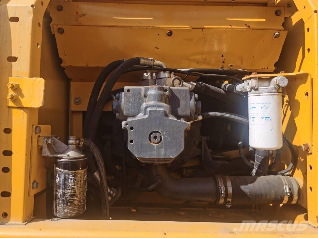 Komatsu PC 220-7 Гусеничні екскаватори