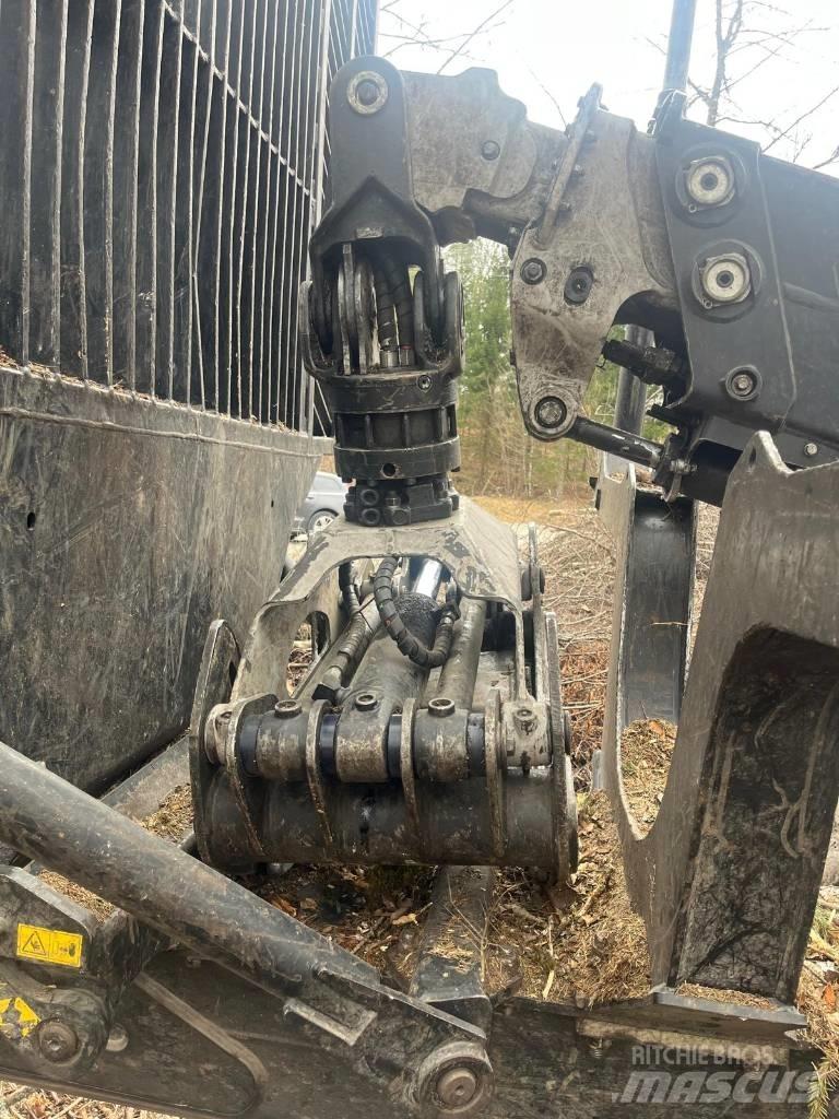 Komatsu 875 Форвардери