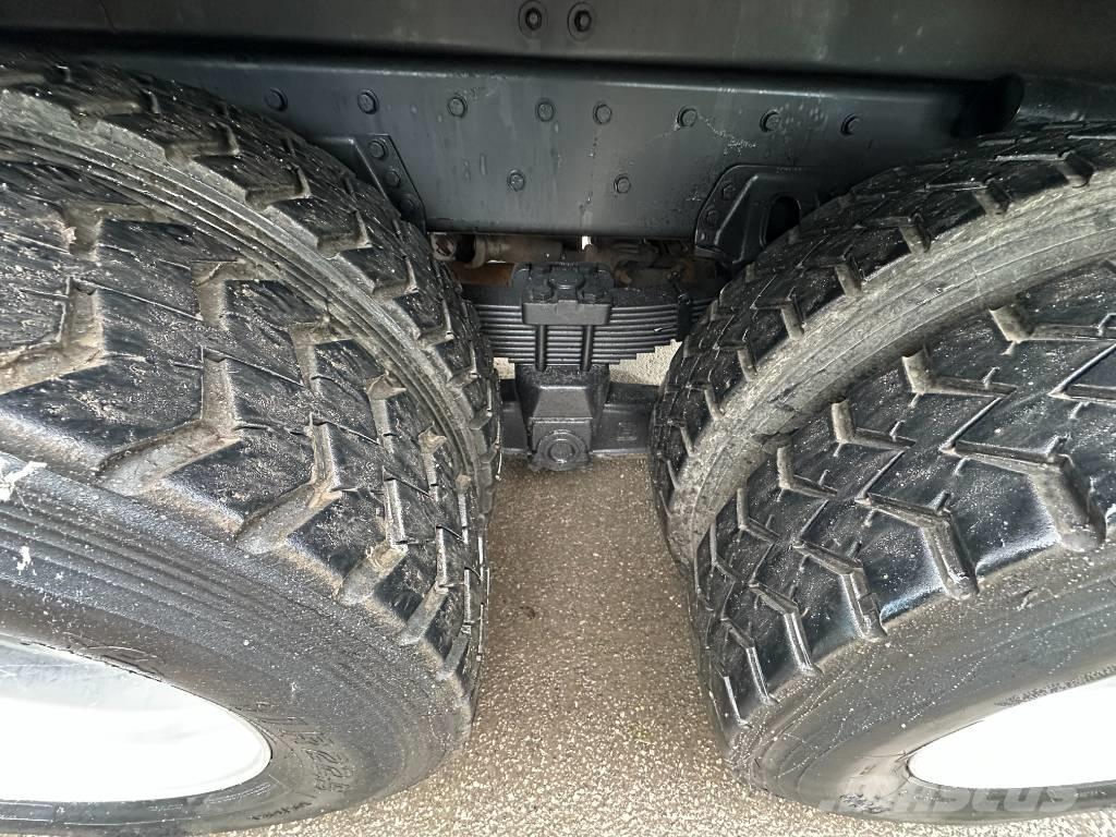 Freightliner 114 SD Комбі/Вакуумні вантажівки