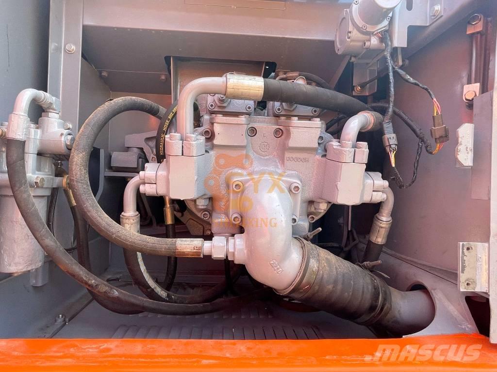 Hitachi EX 200 Гусеничні екскаватори