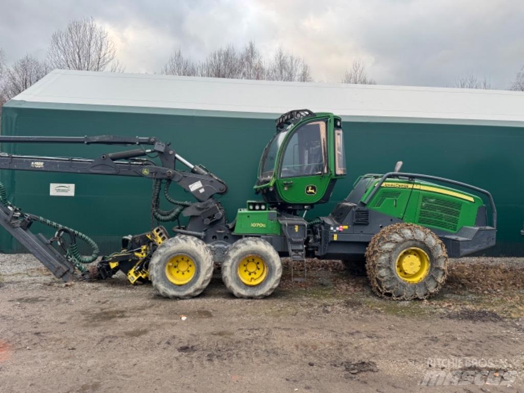 John Deere 1070G Харвестери