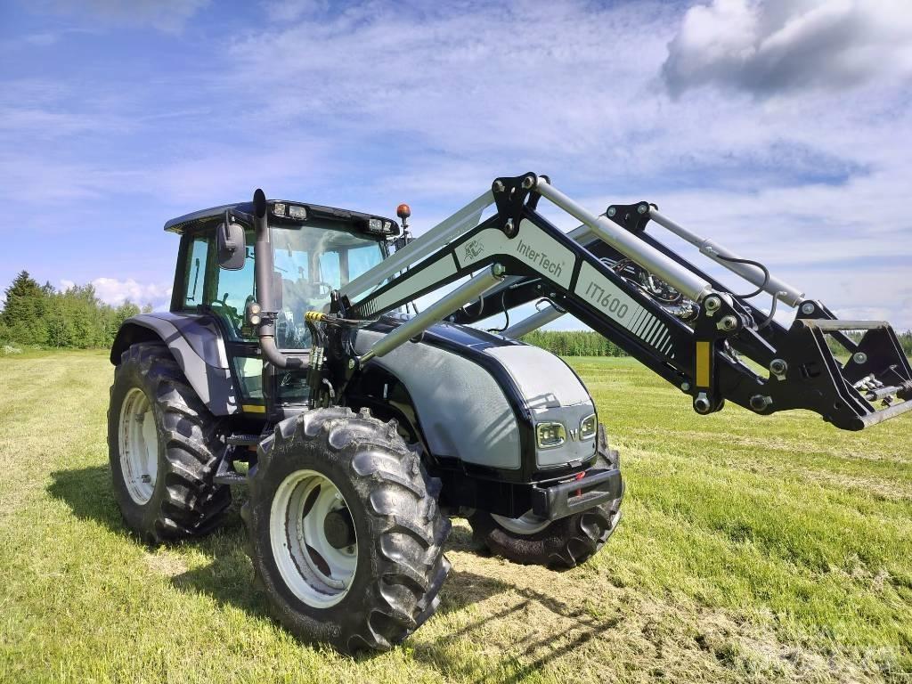 Valtra T120 Hitech Трактори