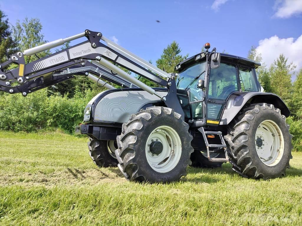 Valtra T120 Hitech Трактори