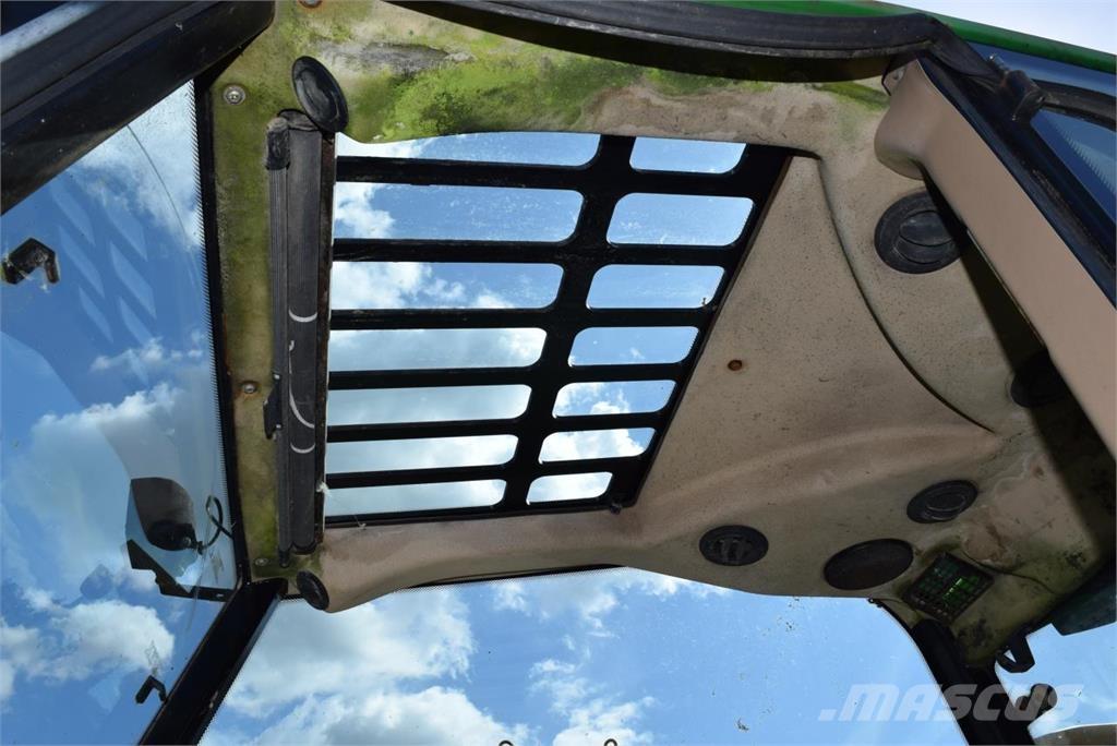 John Deere 3200 Телескопічні підйомники