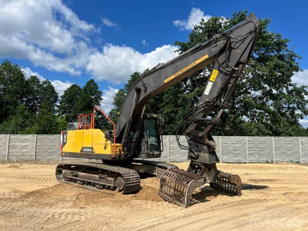 Volvo EC 220 DL Гусеничні екскаватори