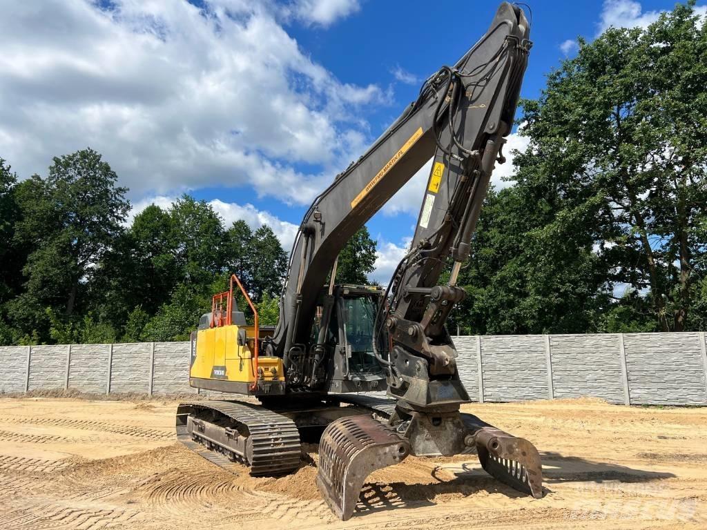 Volvo EC 220 DL Гусеничні екскаватори