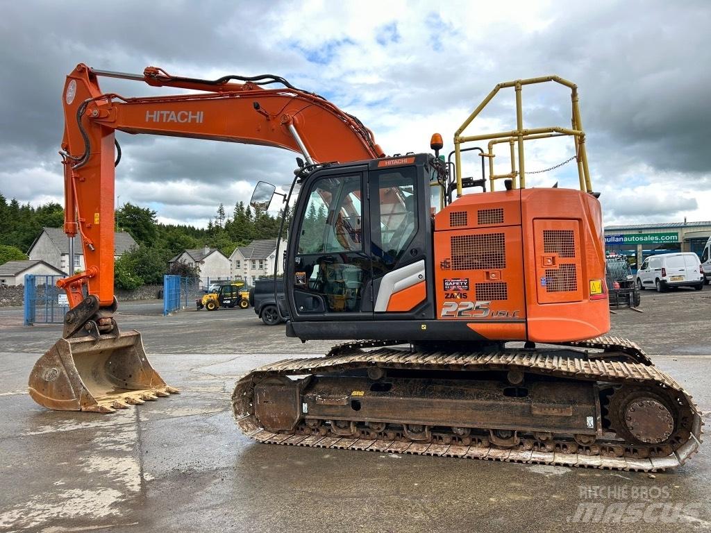 Hitachi ZX225 USLC-7 Гусеничні екскаватори