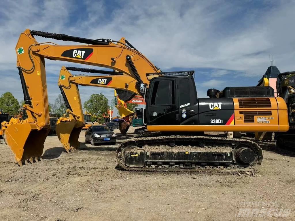 CAT 330 D2 Середні екскаватори 7т. - 12т.