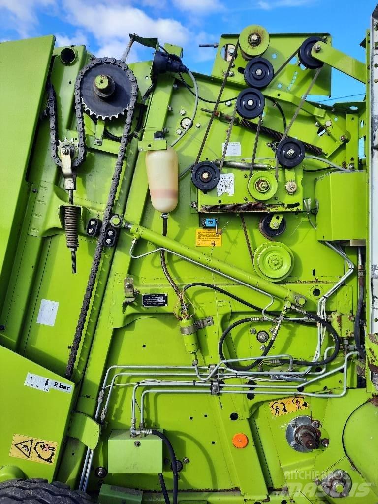CLAAS Rollant 46 Рулонні прес-підбирачі