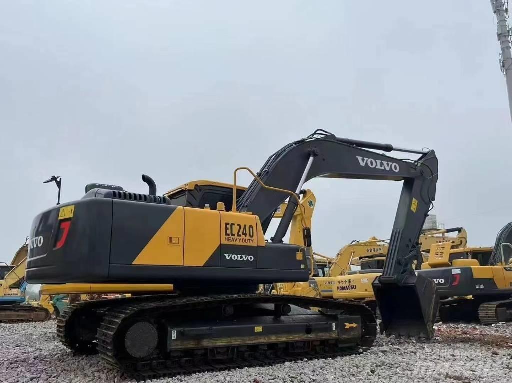 Volvo EC 240 Гусеничні екскаватори