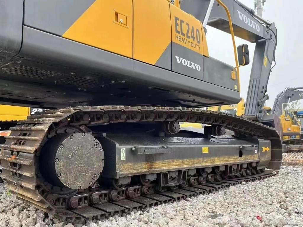 Volvo EC 240 Гусеничні екскаватори