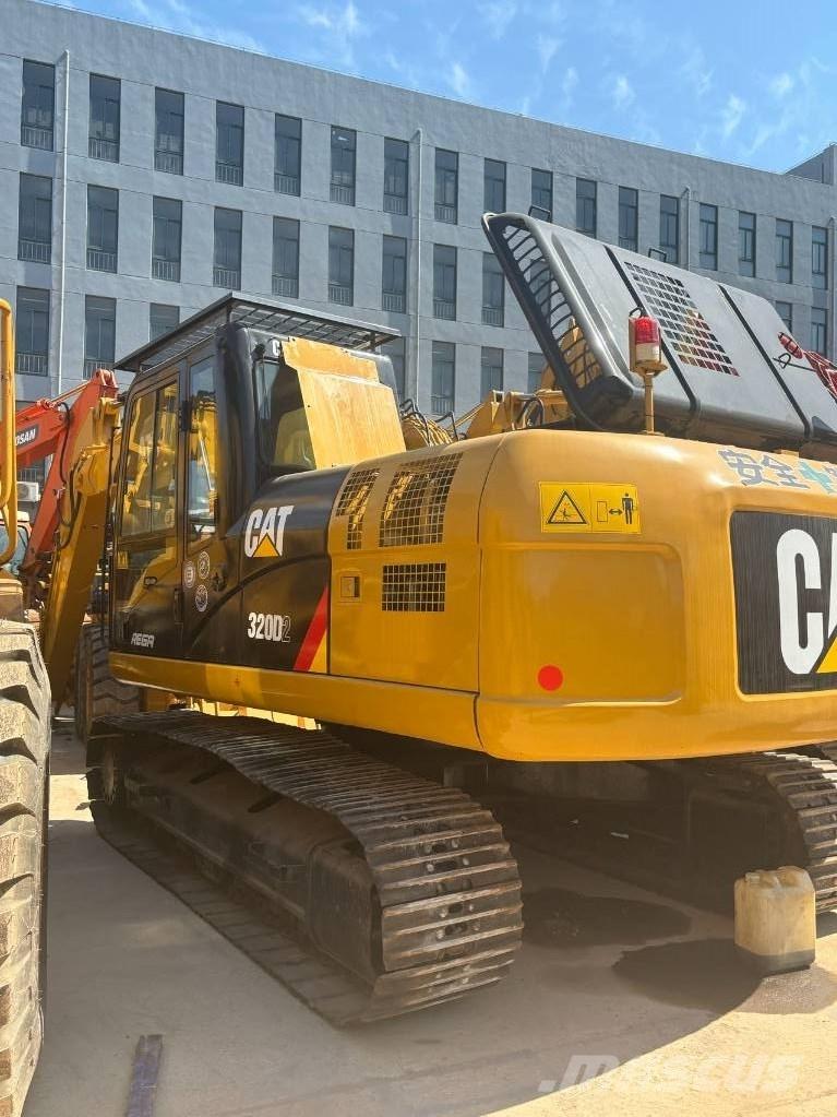 CAT 320D Гусеничні екскаватори